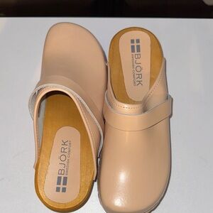 Bjork Women's Blush Mules